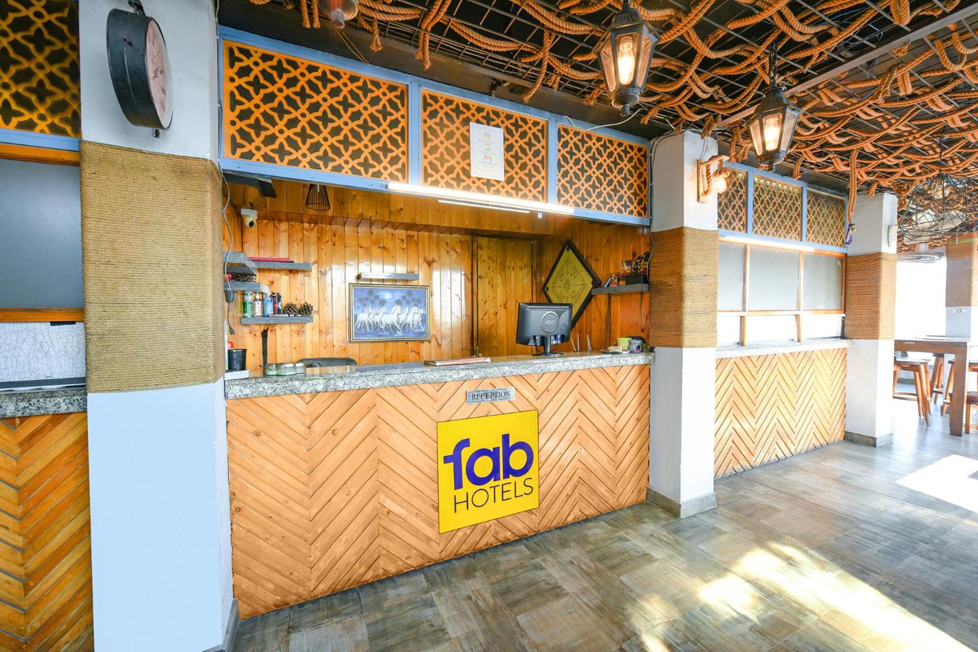 Fabhotel Kgf Dharampur  Eksteriør billede